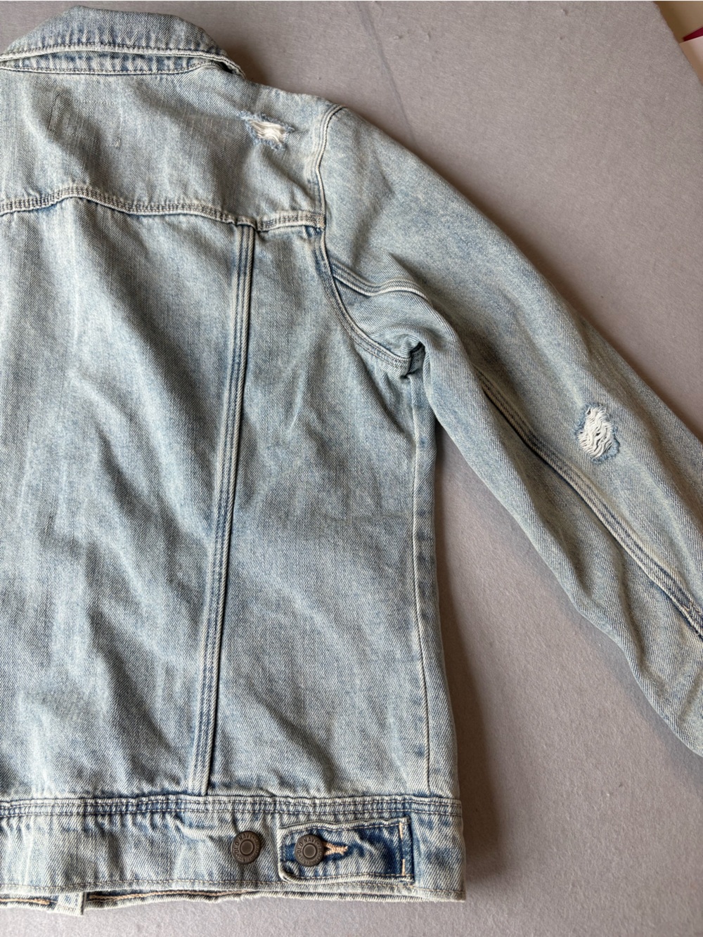 Old Navy Oversized Distressed Denim Jacket Light Wash sz L 100% Cotton - Picture 12 of 12